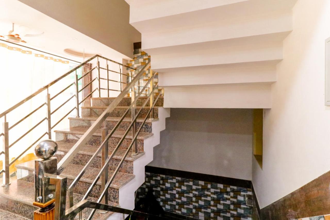 Hotel Belwood Suites - Near New Delhi Airport Nova Deli Exterior foto