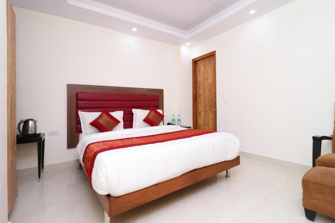 Hotel Belwood Suites - Near New Delhi Airport Nova Deli Exterior foto