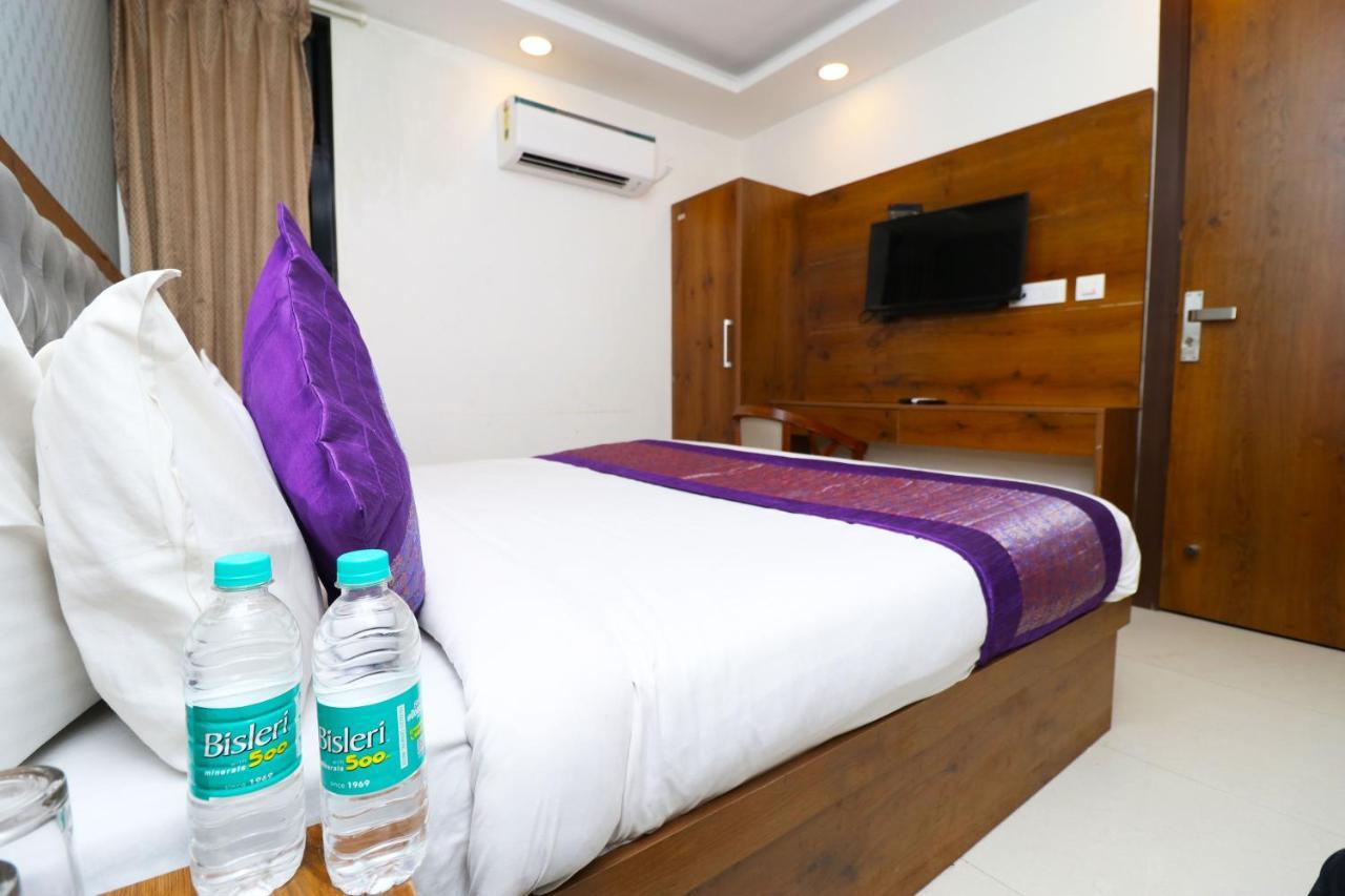 Hotel Belwood Suites - Near New Delhi Airport Nova Deli Exterior foto