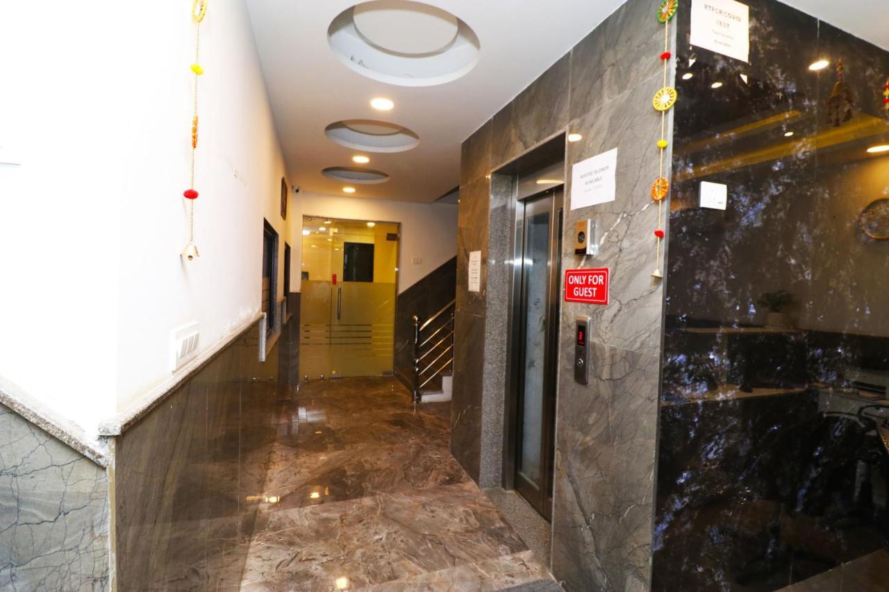Hotel Belwood Suites - Near New Delhi Airport Nova Deli Exterior foto