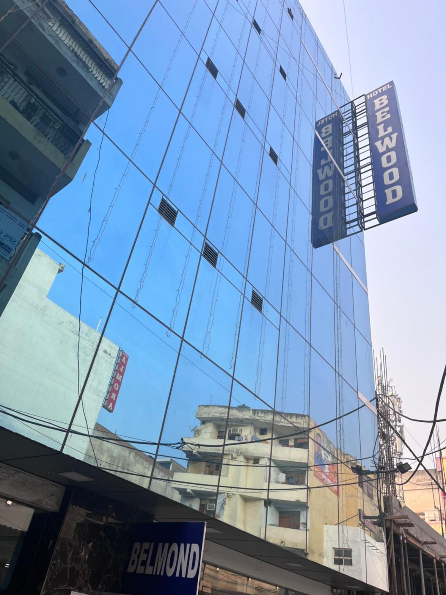 Hotel Belwood Suites - Near New Delhi Airport Nova Deli Exterior foto