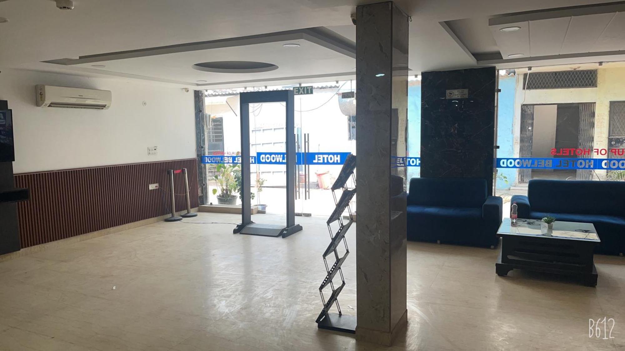 Hotel Belwood Suites - Near New Delhi Airport Nova Deli Exterior foto