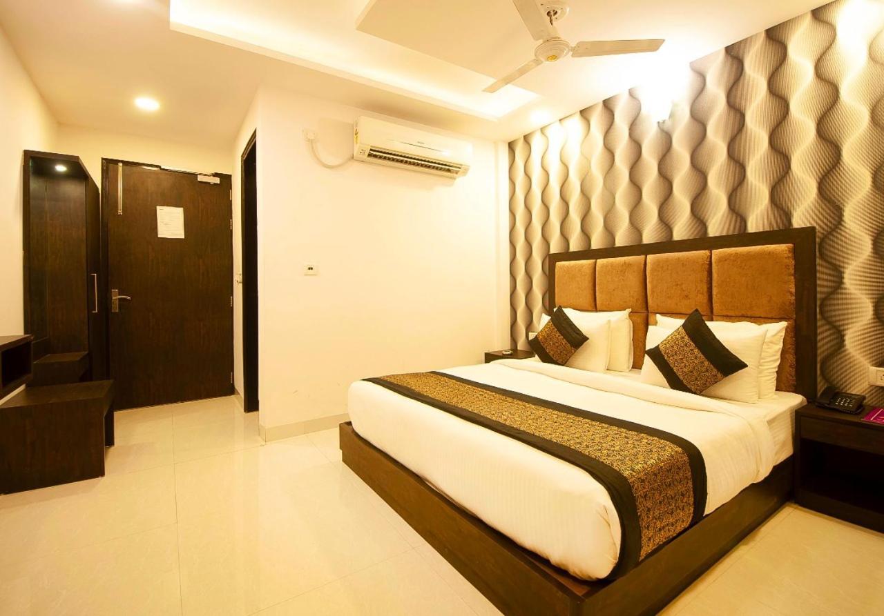 Hotel Belwood Suites - Near New Delhi Airport Nova Deli Exterior foto